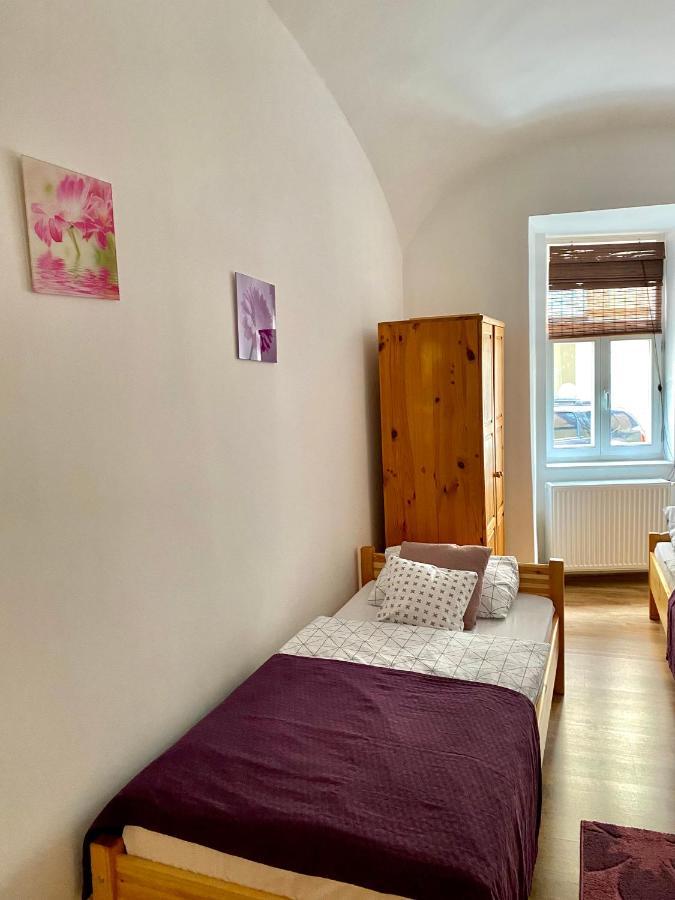 Appartamento Grande Familia Apartman Eger Esterno foto