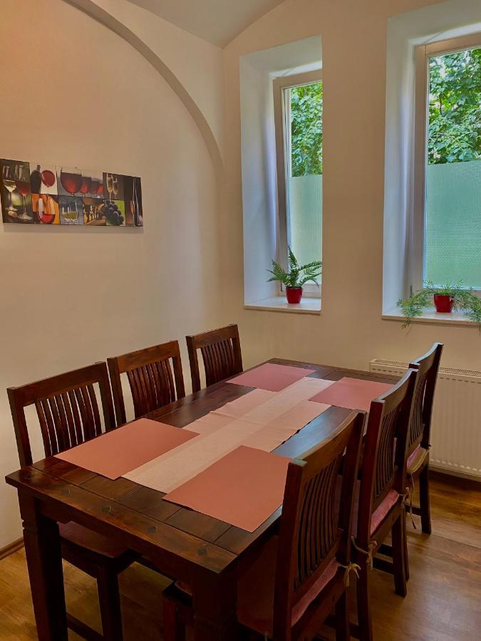 Appartamento Grande Familia Apartman Eger Esterno foto